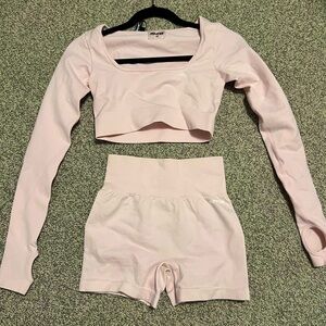 Bo + Tee workout set